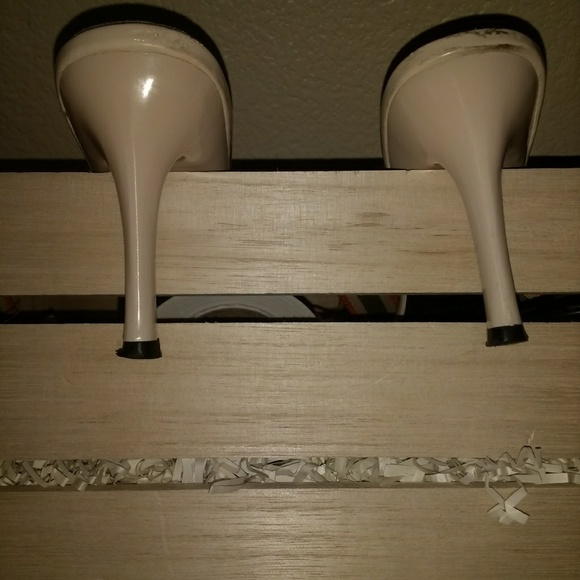 Heels - Picture 3 of 3